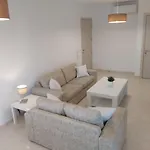 Dinglis Residences 31 Apartment *