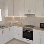 Apartment Dinglis Residences 31 *