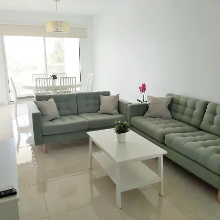 아파트 Dinglis Residences 31 *
