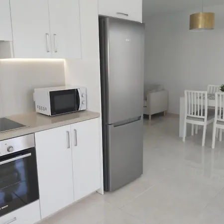 Dinglis Residences 31 *