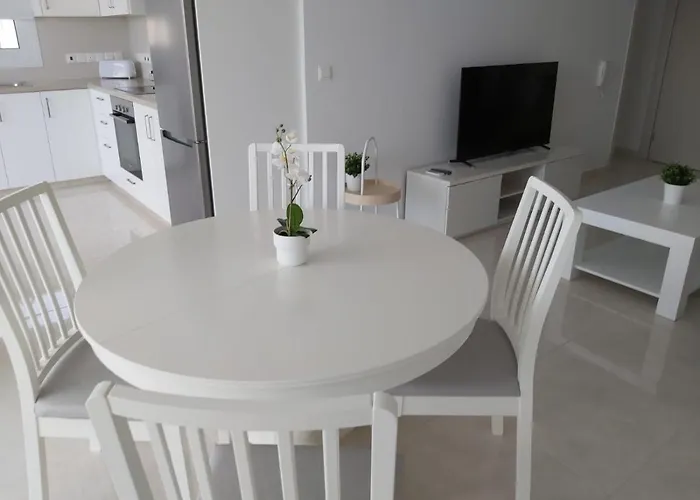 Dinglis Residences 31