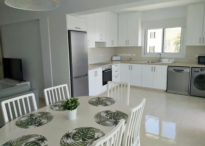 Dinglis Residences 31 דירה לרנקה
