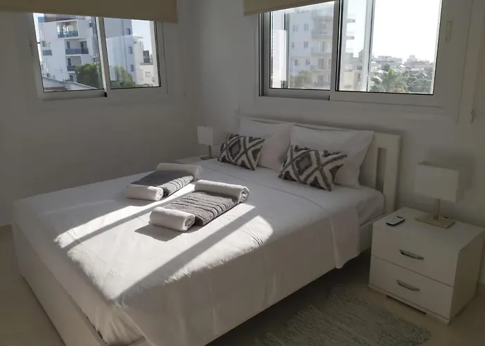 Dinglis Residences 31 *