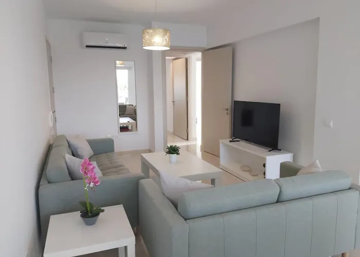 Dinglis Residences 31 *