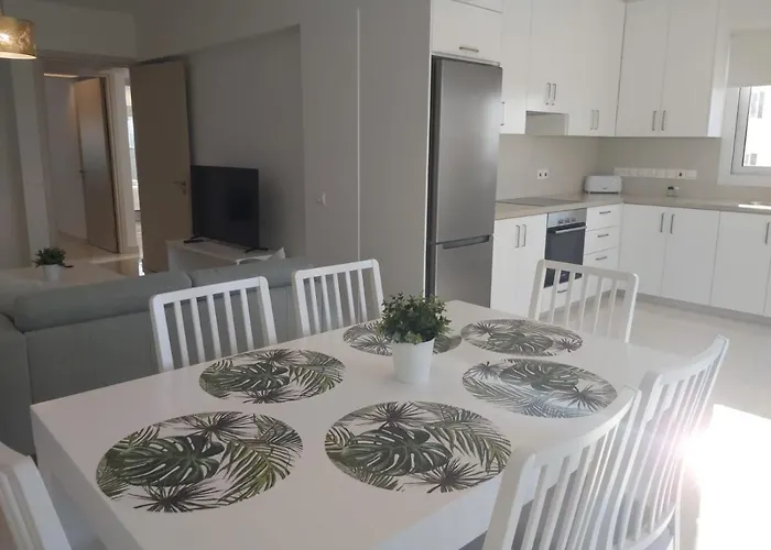 Dinglis Residences 31 *