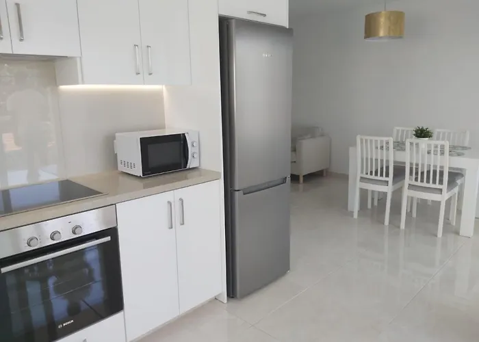 Dinglis Residences 31 *