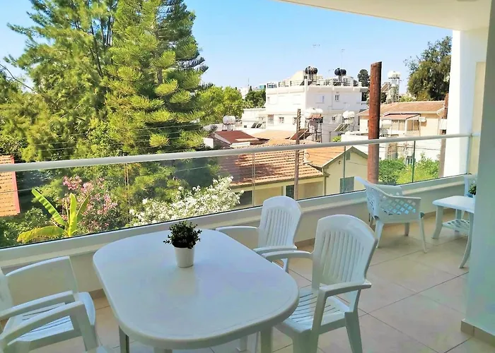 Dinglis Residences 31 * לרנקה