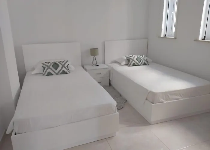 Dinglis Residences 31 *