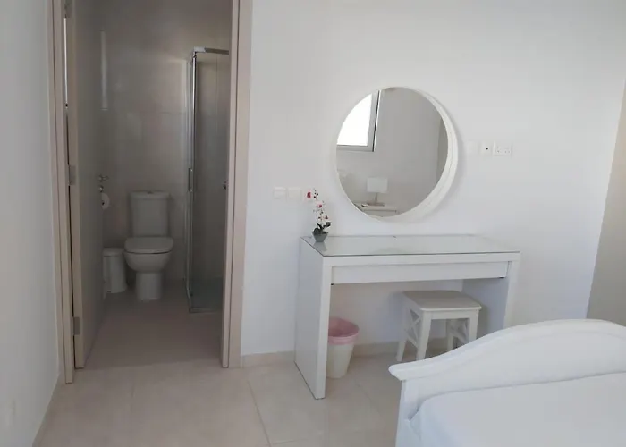 Dinglis Residences 31