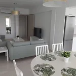 Dinglis Residences 31 Apartment *
