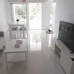 Dinglis Residences 31 Apartment *