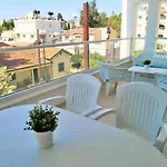 Dinglis Residences 31 Apartment *