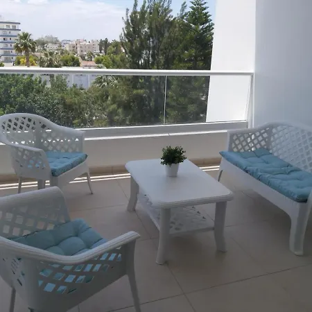 Διαμέρισμα Dinglis Residences 31 *