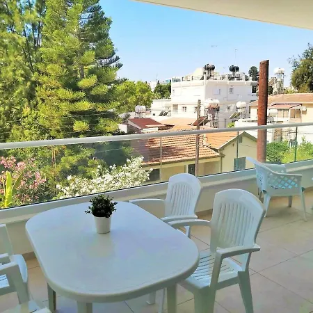 Dinglis Residences 31 * لارنكا