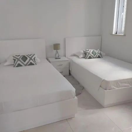 Dinglis Residences 31 *