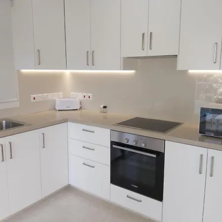 Apartment Dinglis Residences 31 *