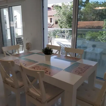 Dinglis Residences 31 *