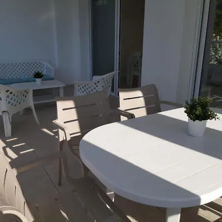 Apartamento Dinglis Residences 31 *