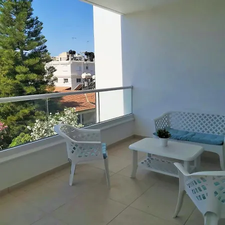 Dinglis Residences 31 * لارنكا