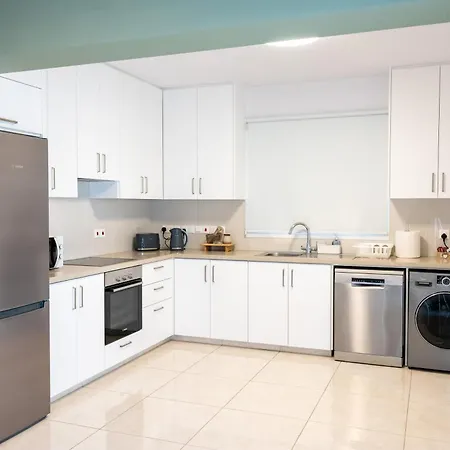 Dinglis Residences 31 *