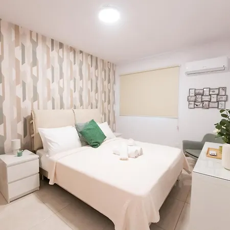 Dinglis Residences 31