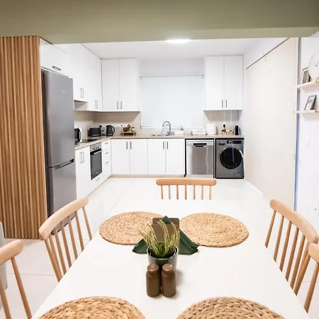 Apartament Dinglis Residences 31 *