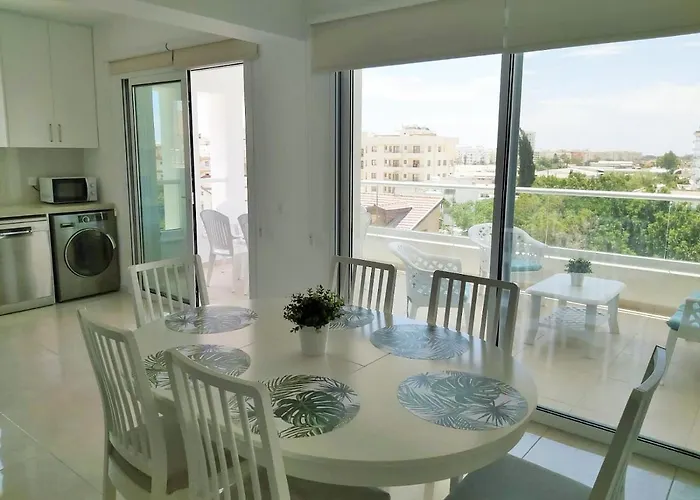 Dinglis Residences 31