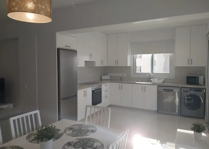 Dinglis Residences 31 Daire Larnaca