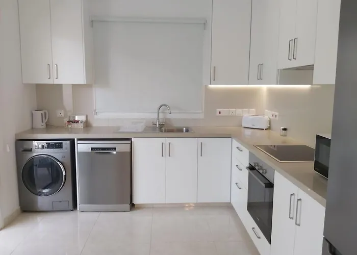 Dinglis Residences 31