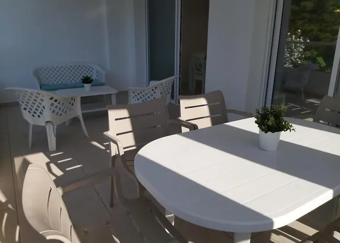 Apartament Dinglis Residences 31 *